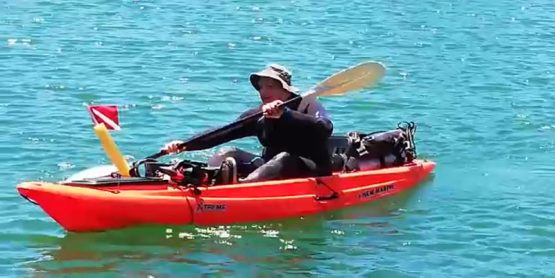 -kayak de buceo, manga 0,86 mts, eslora 3,40 mts, puntal 0,40 mts